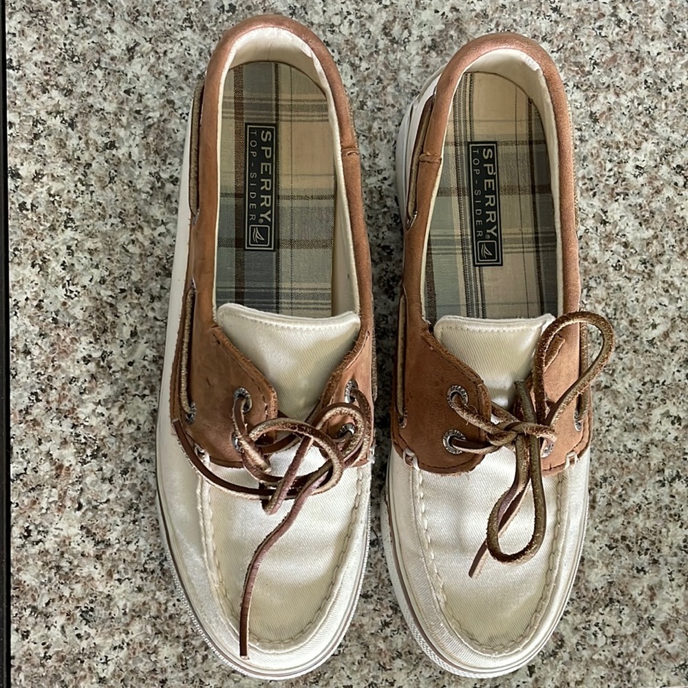 Womens 6.5 Sperry shoes